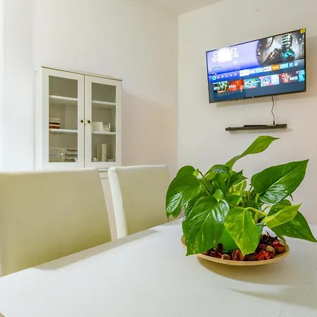 Lucia Roma Holiday home *